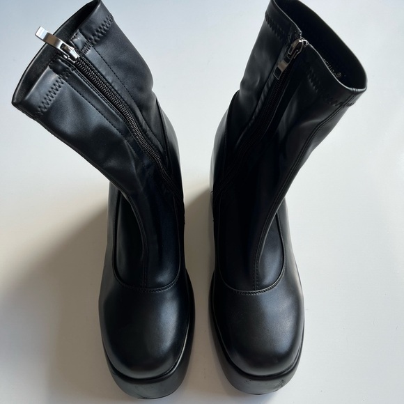 WET KISS Black Platform Statement chunky Boots faux leather - Picture 7 of 16